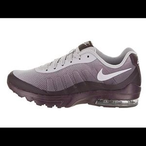 Nike Women's Air Max Invigor Print Running Shoe